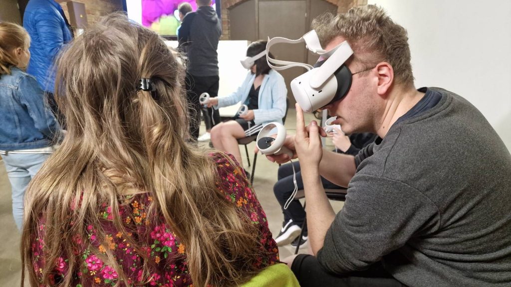 RETROSPEKTROPIJA izstādē performanču un darbnīcu programma (Liepājas muzejā)